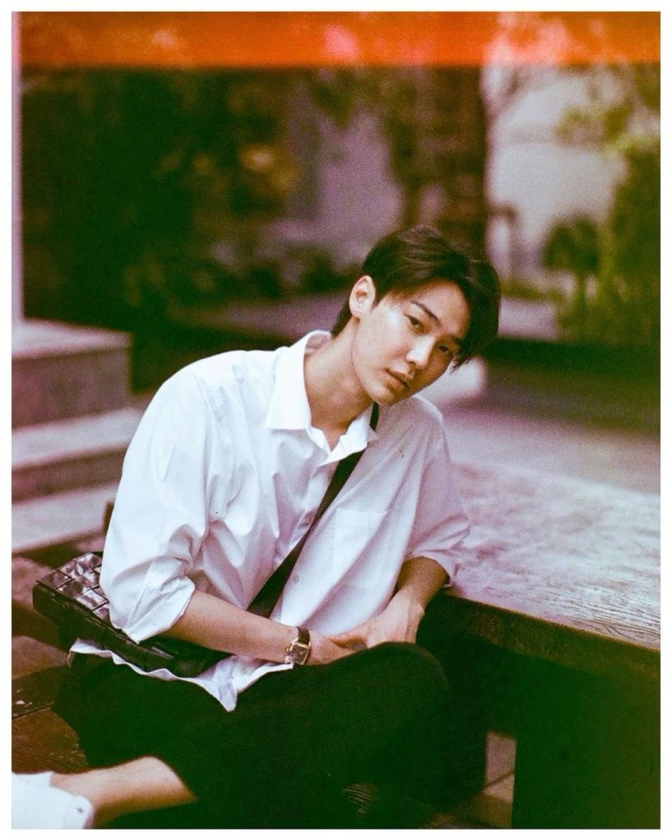 tsutiramisu's tweet photo. พ่อหน่ะ สมัยหนุ่ม ๆ หน่ะ
ต่อให้ต้องยืนกับคนเป็นร้อยอ่ะ
พ่อก็จะโดดเด่นขึ้นมา แบบออร่าอ่ะ
จมูกโด่งเป็นสัน ปากสีชมพู สูง คือหล่อมากอ่ะ
สาว ๆ มาติดเยอะ แต่พ่อก็ชอบแม่ https://t.co/2fc7Zbw01y