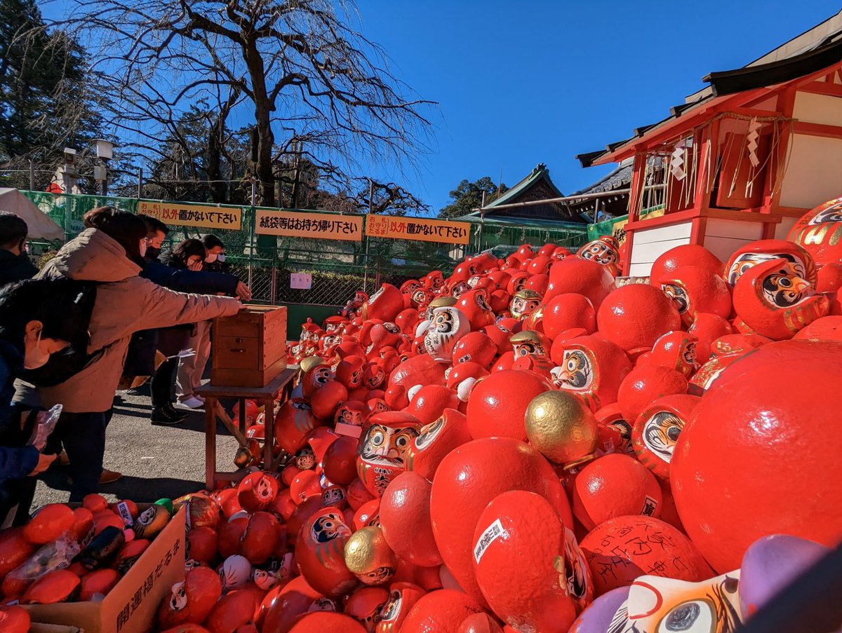 NT28734347's tweet photo. 思い出の写真！2023年1月3日川越市川越氷川神社のだるま市です。 https://t.co/OdScih63PA