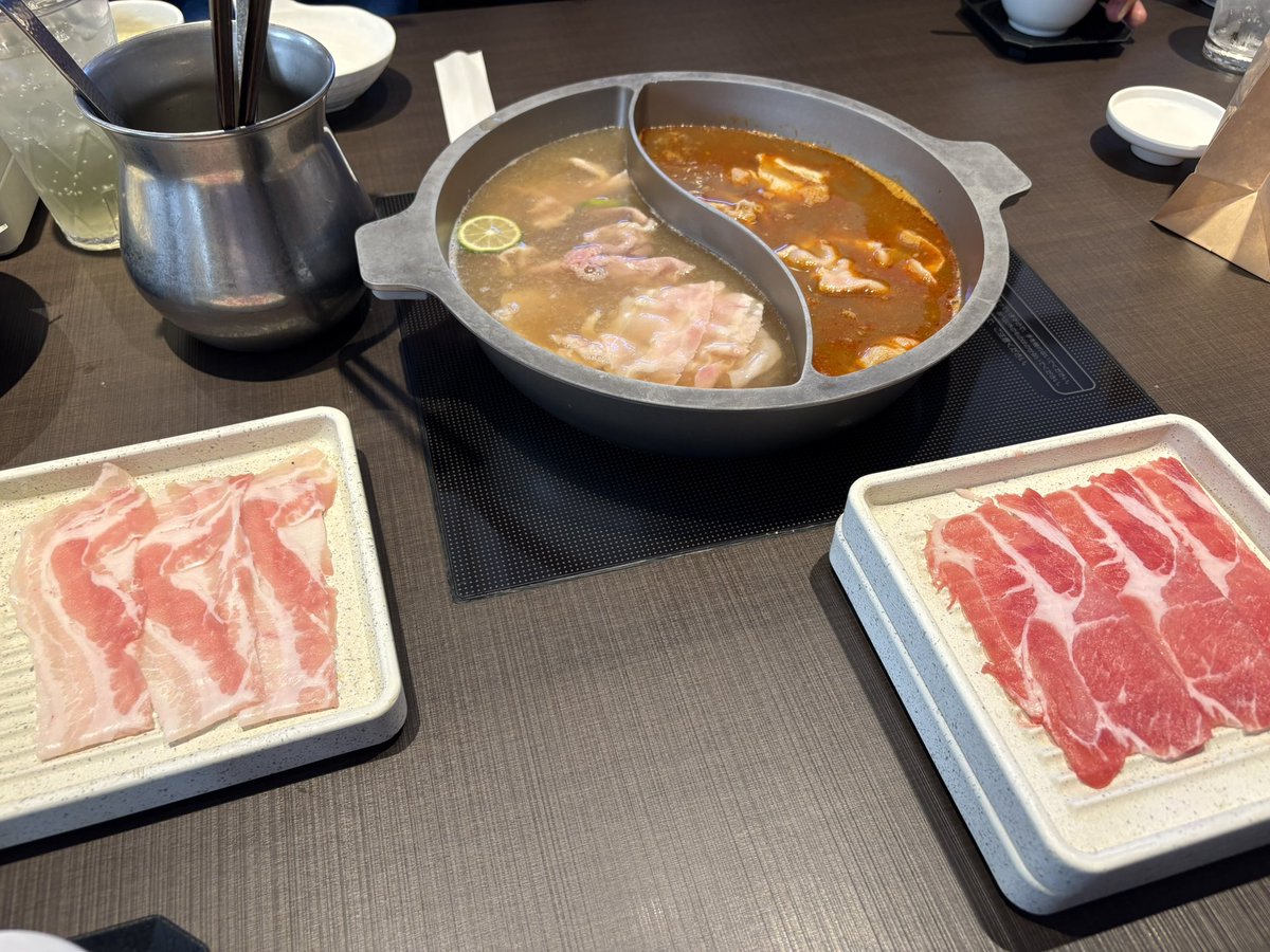 nano3964's tweet photo. しゃぶしゃぶ美味い😋 https://t.co/evtuTYqHDz