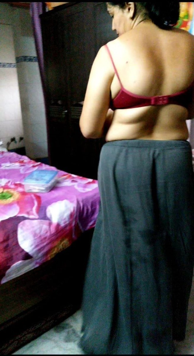 pyasabeta's tweet photo. @raajbull69 Meri mom annu https://t.co/EYfFEbtrF9