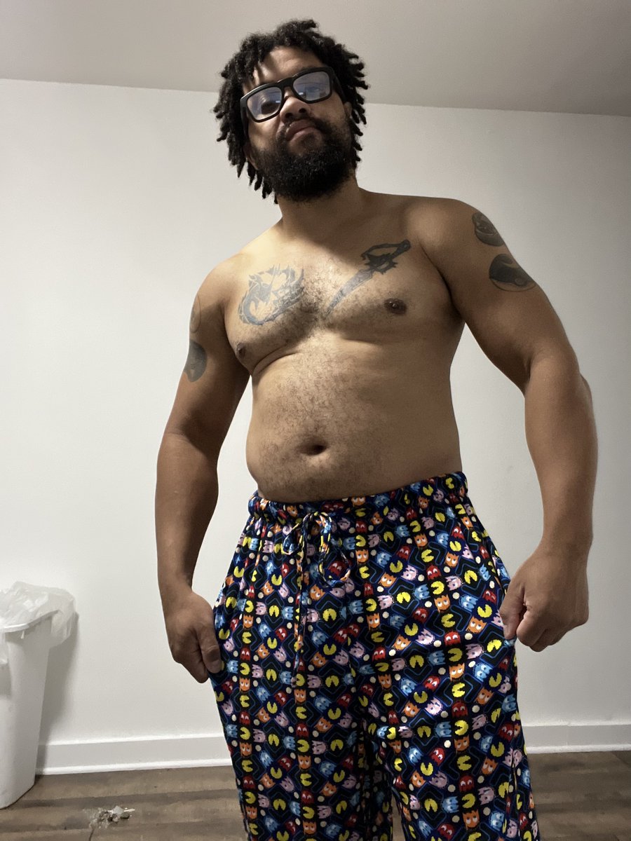 son_rel's tweet photo. Repost cause Twitter is stupid 😒 

PAC man 🕹️ https://t.co/Ym1NAktp9Q