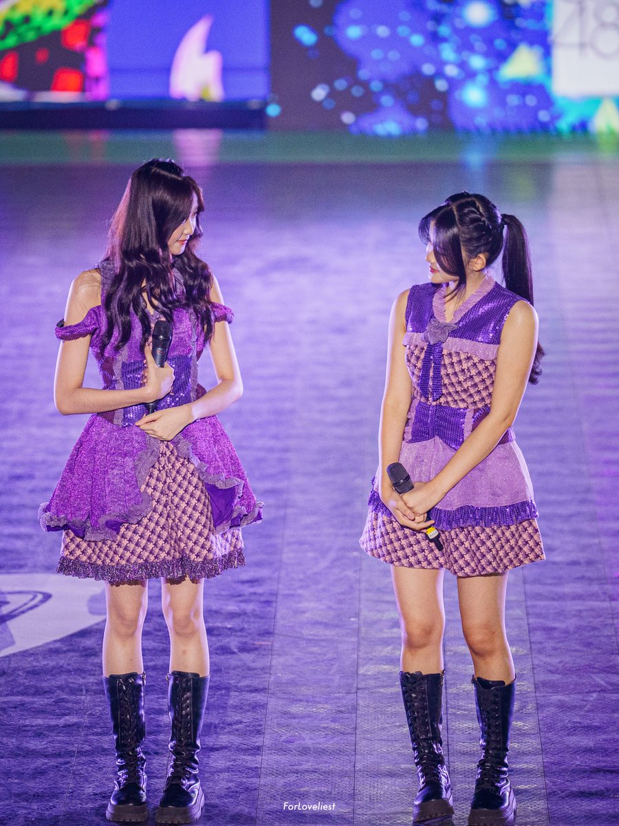 ForLoveliest's tweet photo. TERGEMAS SEDUNIA 😆💜

@M_OlineJKT48 @CErine_JKT48 https://t.co/EQyIP117d7