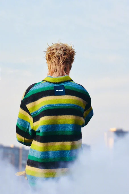 Image from LuHan International (SLOW) (@luking0420)