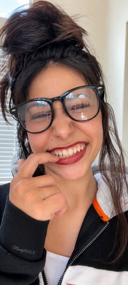 BWCGooner__'s tweet photo. Her mouth is so fuckable https://t.co/4HhWI2aab6
