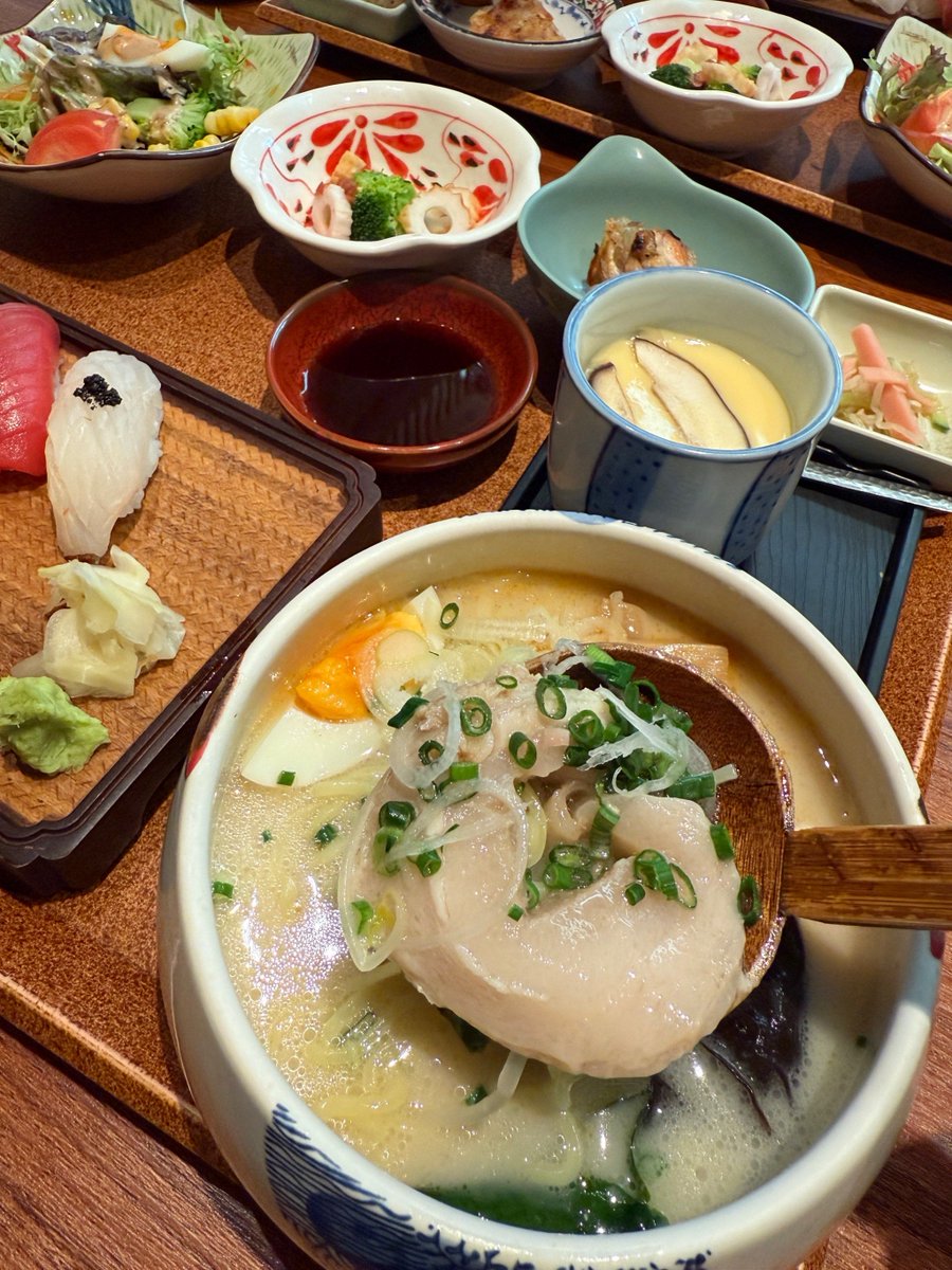 ck4466220658568's tweet photo. 今日の普段の食事、ちょっとだけ幌にある定食屋で嗜んだら、とても美味しかった！ https://t.co/JtbOp1op5j