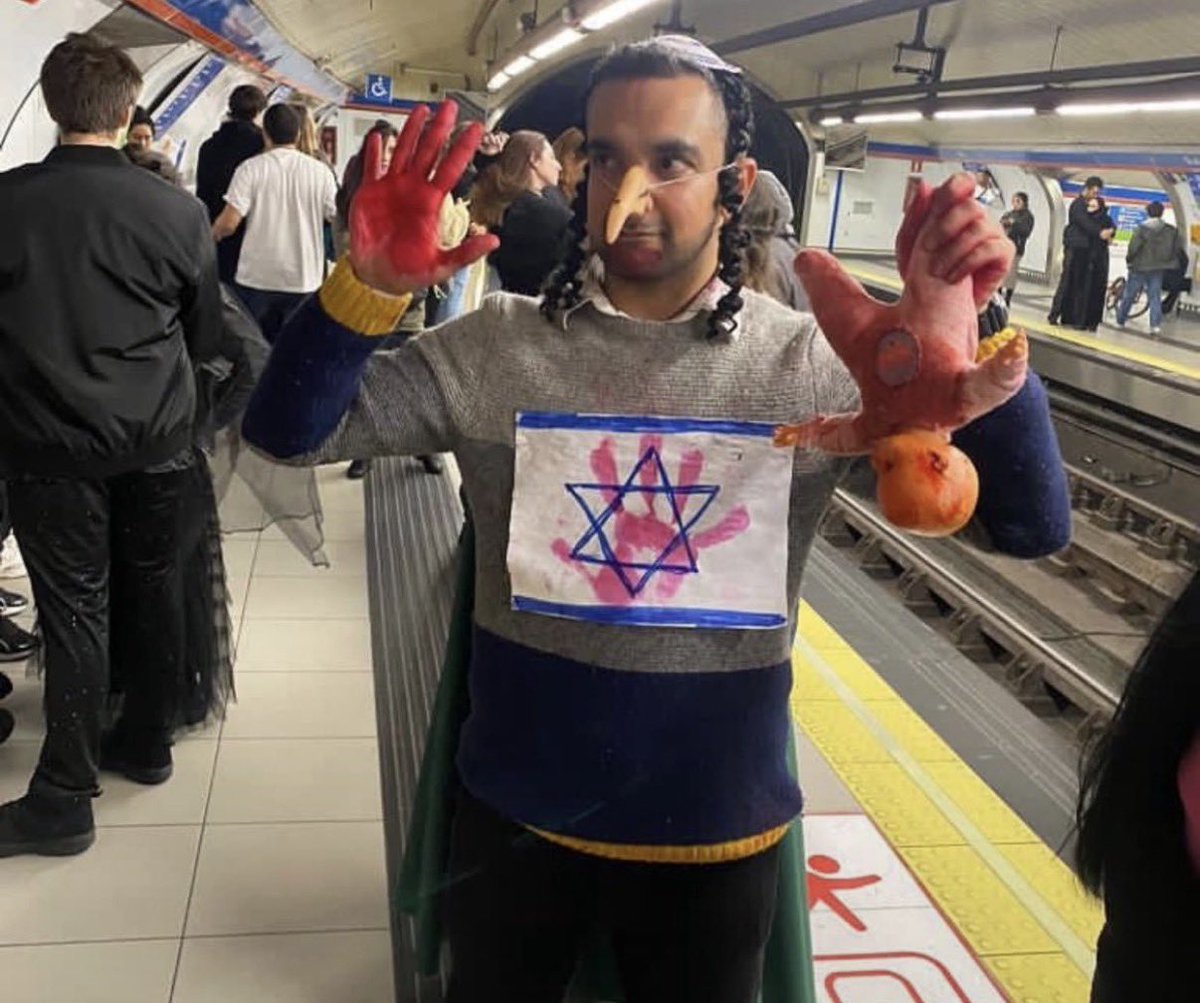 GarbageHuman24's tweet photo. Halloween in Madrid hits different https://t.co/qKAQ77RYoe