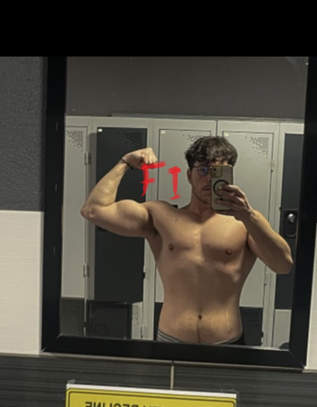 Loydleretour's tweet photo. #Melenchon2027 
#baddiesforLFI 
#BicepsForLFI https://t.co/puSHfYzCjk