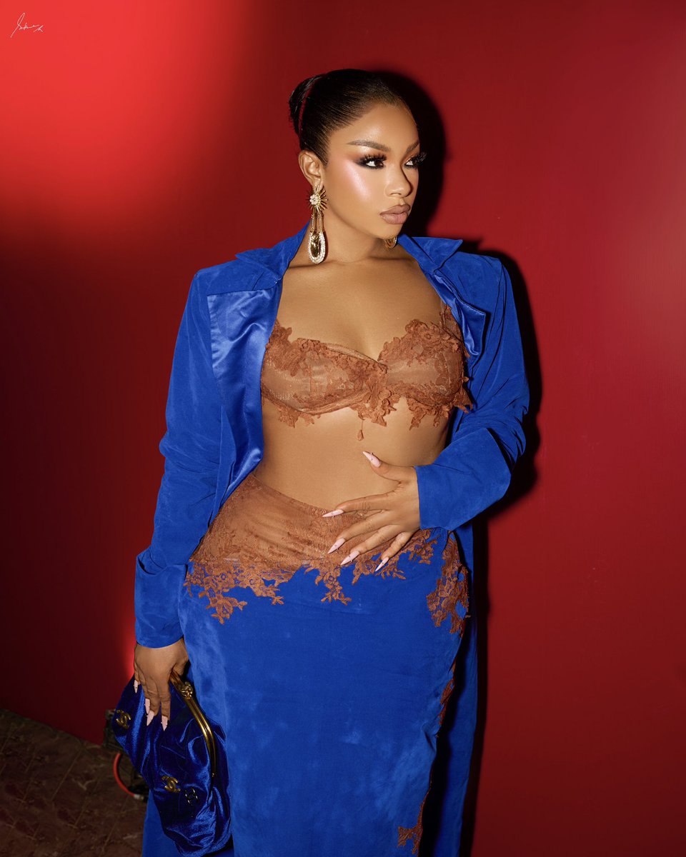 LiquoroseAfije_'s tweet photo. BLUE was out last night 🥰

#moetchandon #lagosfw26 https://t.co/BungWvDOpQ
