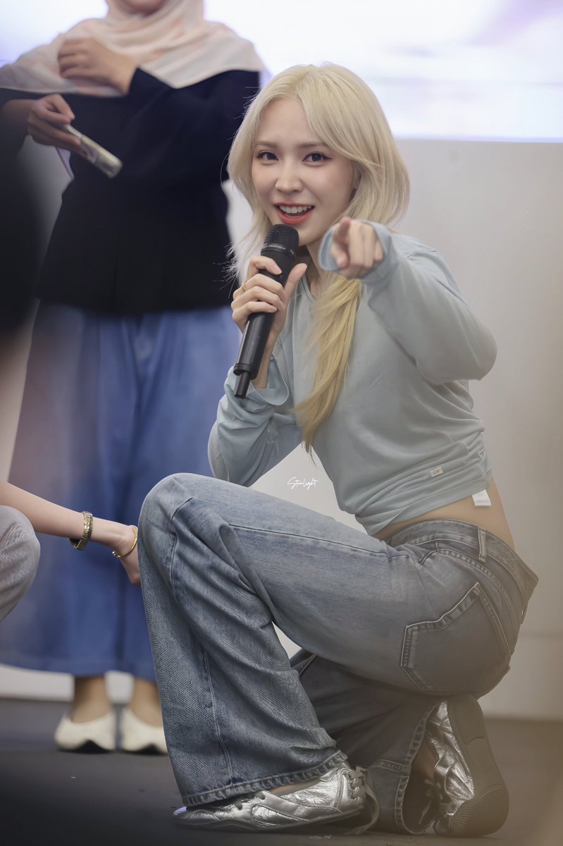 Relax_inggg's tweet photo. ทำไมบี๋เท่ห์จัง หึงอะได้ยินป่าว 🥚🤏🏻

#JanJingJingFanSign
#JSPACExJANJINGJING
#JanJingJing https://t.co/gNVR6vZtZx