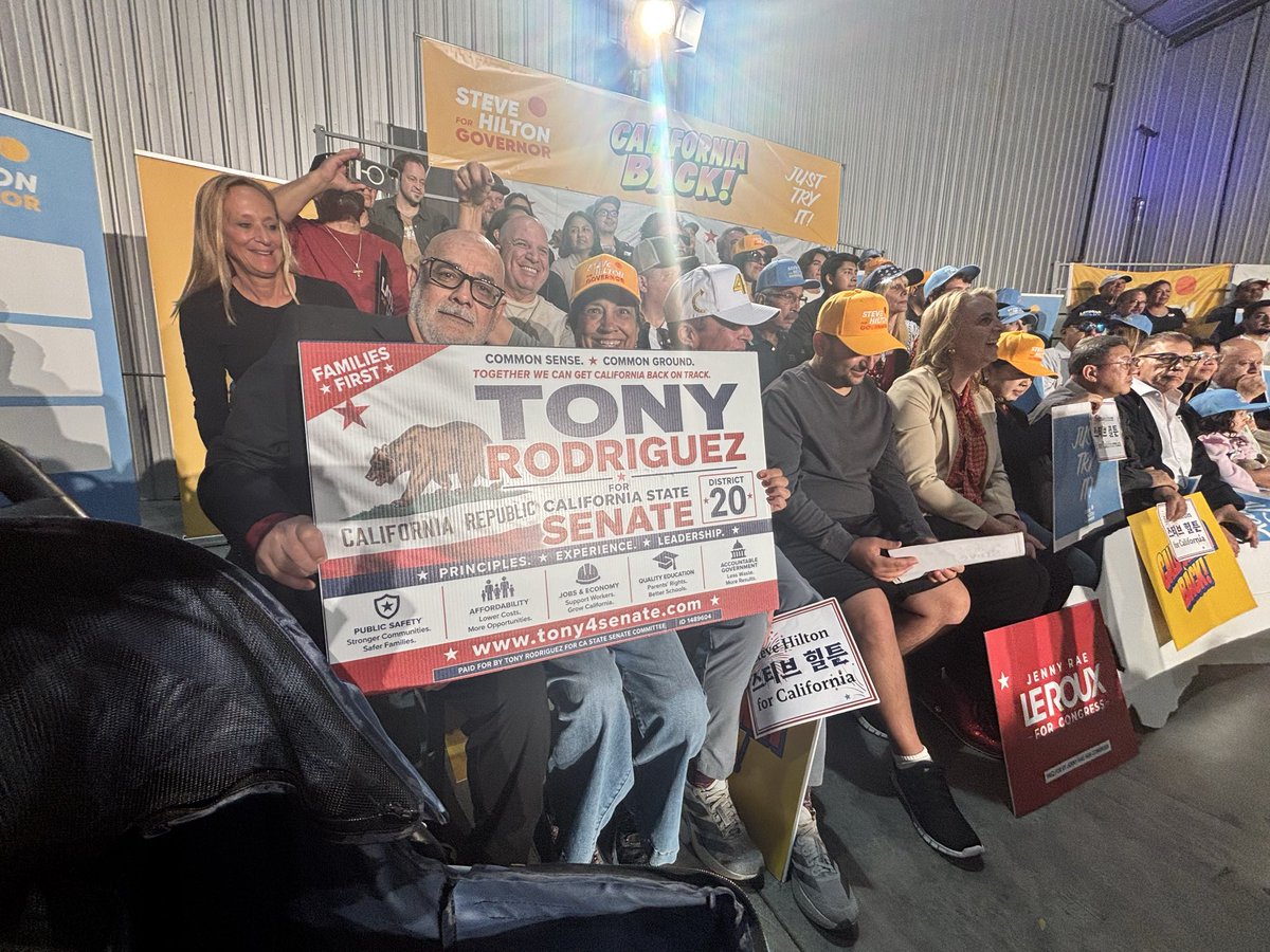 ForRodriguezd28's tweet photo. Steve Hilton Rally last night in Van Nuys, CA. The heart of Senate District 20 https://t.co/oSV2IPsCSV