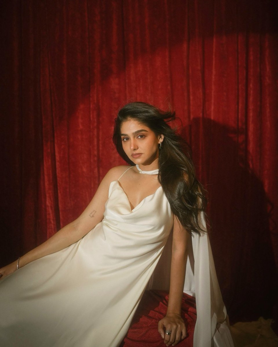 VisualDrops_'s tweet photo. Actress Anaswara Rajan latest photoshoot pic 💖 

#VisualDrops #actress #anaswara #photoshoot #anaswararajan https://t.co/gWM43gUYZV