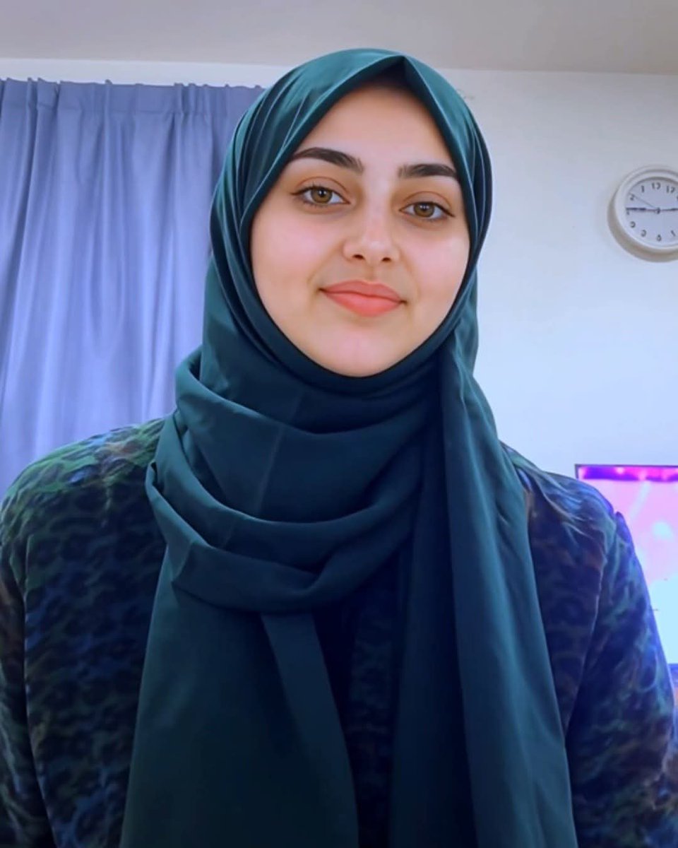 afreenfatema_'s tweet photo. Do You like My hijab? https://t.co/EFt9IqKdmb