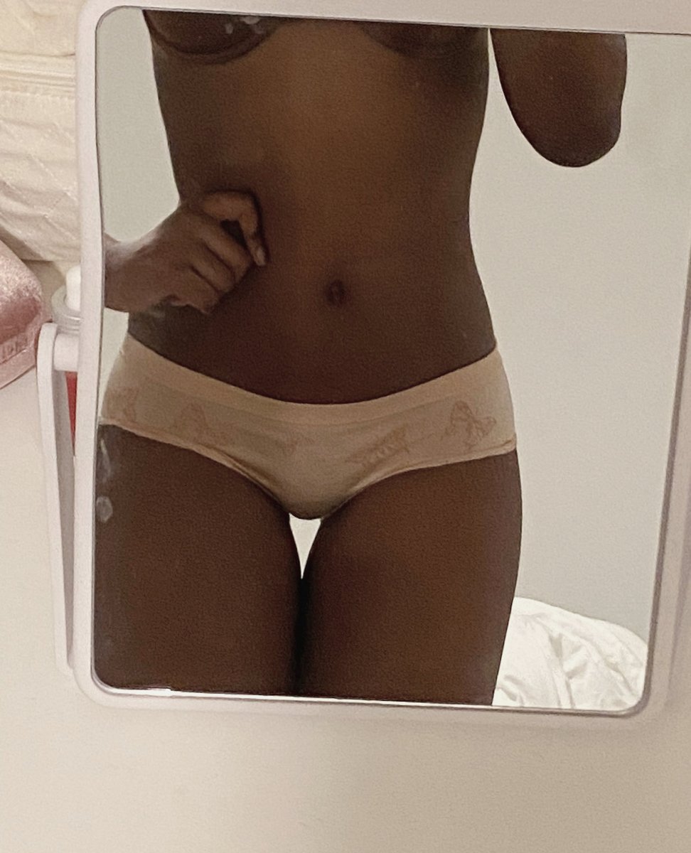 miaveiz's tweet photo. tummy https://t.co/xEd5Jzqvej