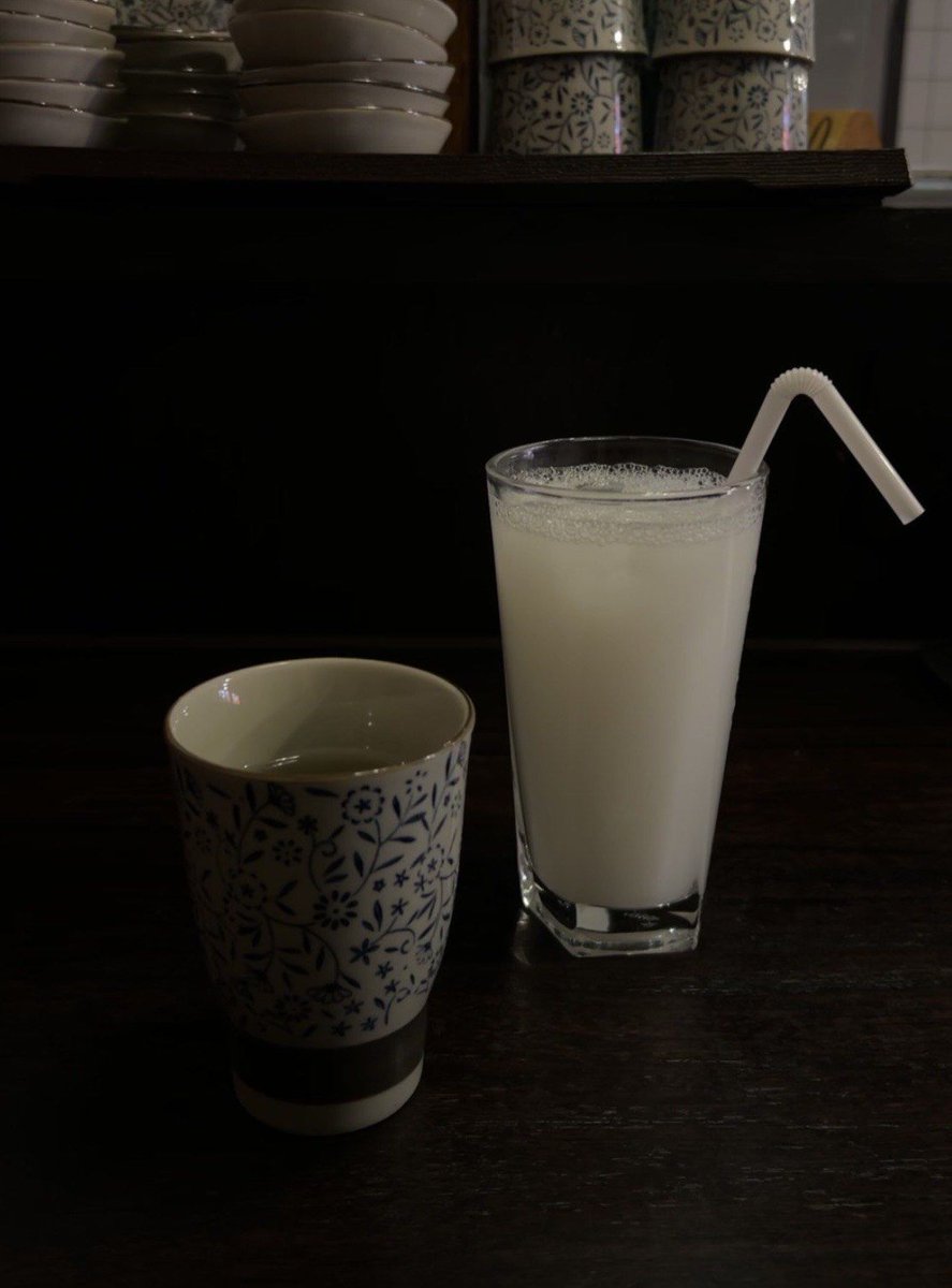 ICHIKAWAci's tweet photo. [お腹が張って、風船みたいにパンパンで、今日も食欲が肆に暴れてる。視線はふらふら晃いでるけど、目の前のカレーを掴む手は止まらない！] https://t.co/vTdsz1CwZO
