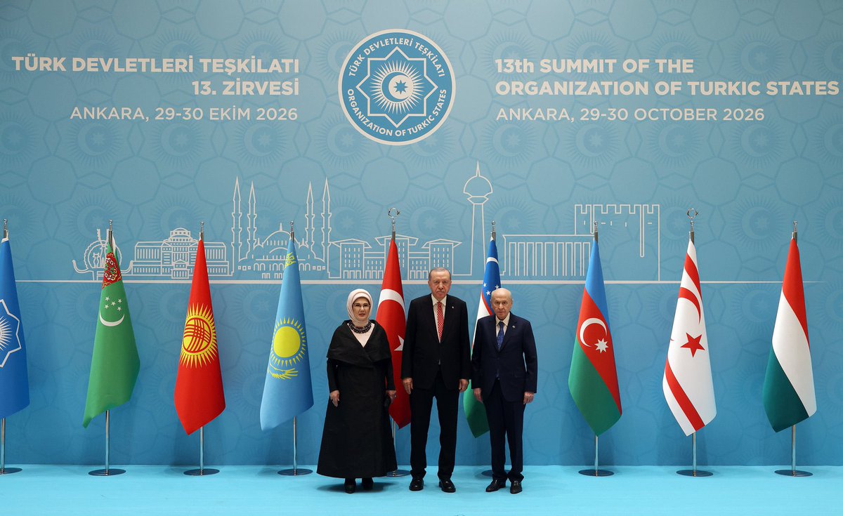 mhpantalyail's tweet photo. Genel Başkanımız Sayın Devlet BAHÇELİ, 29 Ekim Cumhuriyet Bayramı ve TDT Zirvesi vesilesiyle konuk devlet/hükümet başkanları ve heyetlerinin katılımlarıyla Beştepe Millet Sergi Salonu'nda düzenlenen resmî akşam yemeğine katıldı. https://t.co/0d0008weC4