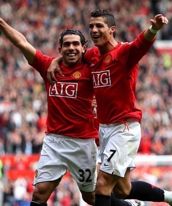 KalshiFC's tweet photo. 🚨🚨| NEW: Cristiano Ronaldo could reunite with Lionel Messi at Carlos Tevez’s farewell match on December 20 at La Bombonera. 🇦🇷🐐🇵🇹

Ronaldo is among the stars whose participation is still awaiting confirmation. 👀

[@infobae - @Cristoffede] https://t.co/dcFNpZipPg