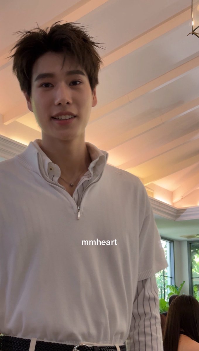 mmheart_'s tweet photo. ตอนเจอกันครั้งแรก แค่คิดว่าคนๆนี้ร้องเพลงเพราะมากๆเลย อยากฟังเขาร้องเพลงไปอีกนานๆ 💖

ครั้งล่าสุดวันนี้ ได้ฟังวันเกิดเธออีกรอบแฮปปี้มากๆ ดีใจที่เห็นภูวินทร์ร้องเพลงทุกครั้งเลยน้า 🤍💚 https://t.co/ewWcFaTIxW