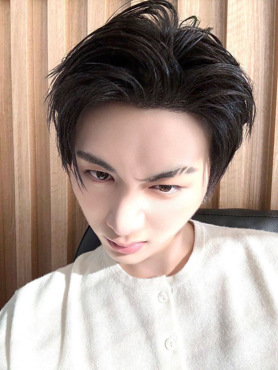hantaensa's tweet photo. Just a little grumpy face,  like a 
sleepy kitty. I might look pouty 
but  I promise  I'm  gentle.  Still 
your softest boy, no matter the 
look. https://t.co/IezRXsTjDY