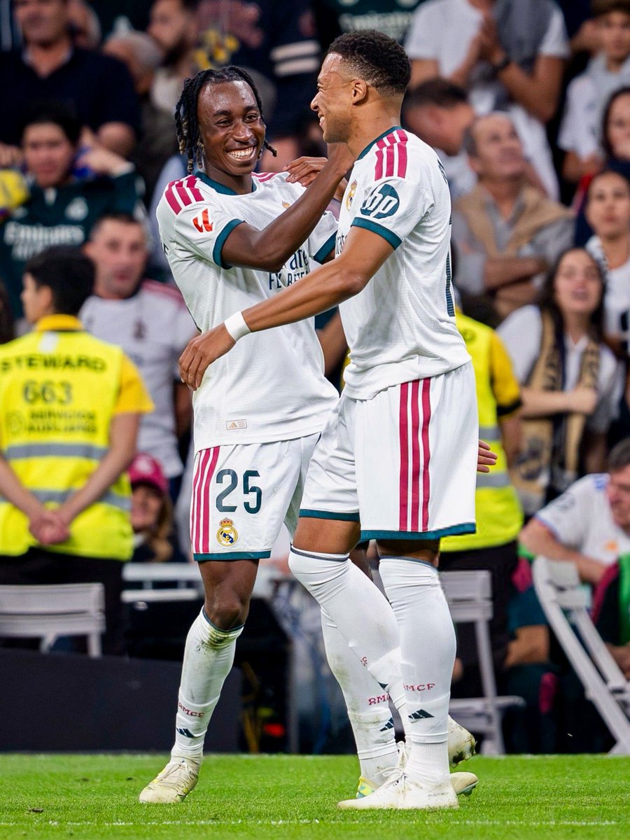 Kyliae10's tweet photo. If your team suffers from a weakness in the attacking line, which duo would 

you choose: Kylian Mbappe and Dio Mandi, or Kylian Mbappe and Vinicius Junior?) https://t.co/bgg4kKiUmg