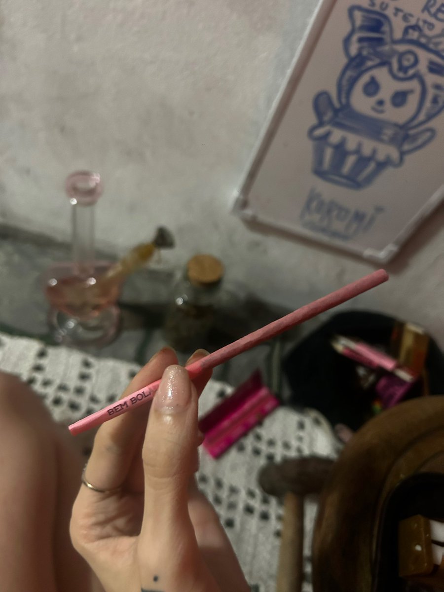 HIBISCODJ's tweet photo. crl bolei um fino com piteira de coração mt barbie girl 💕🎀✨👛 https://t.co/PuqOSAxFT4