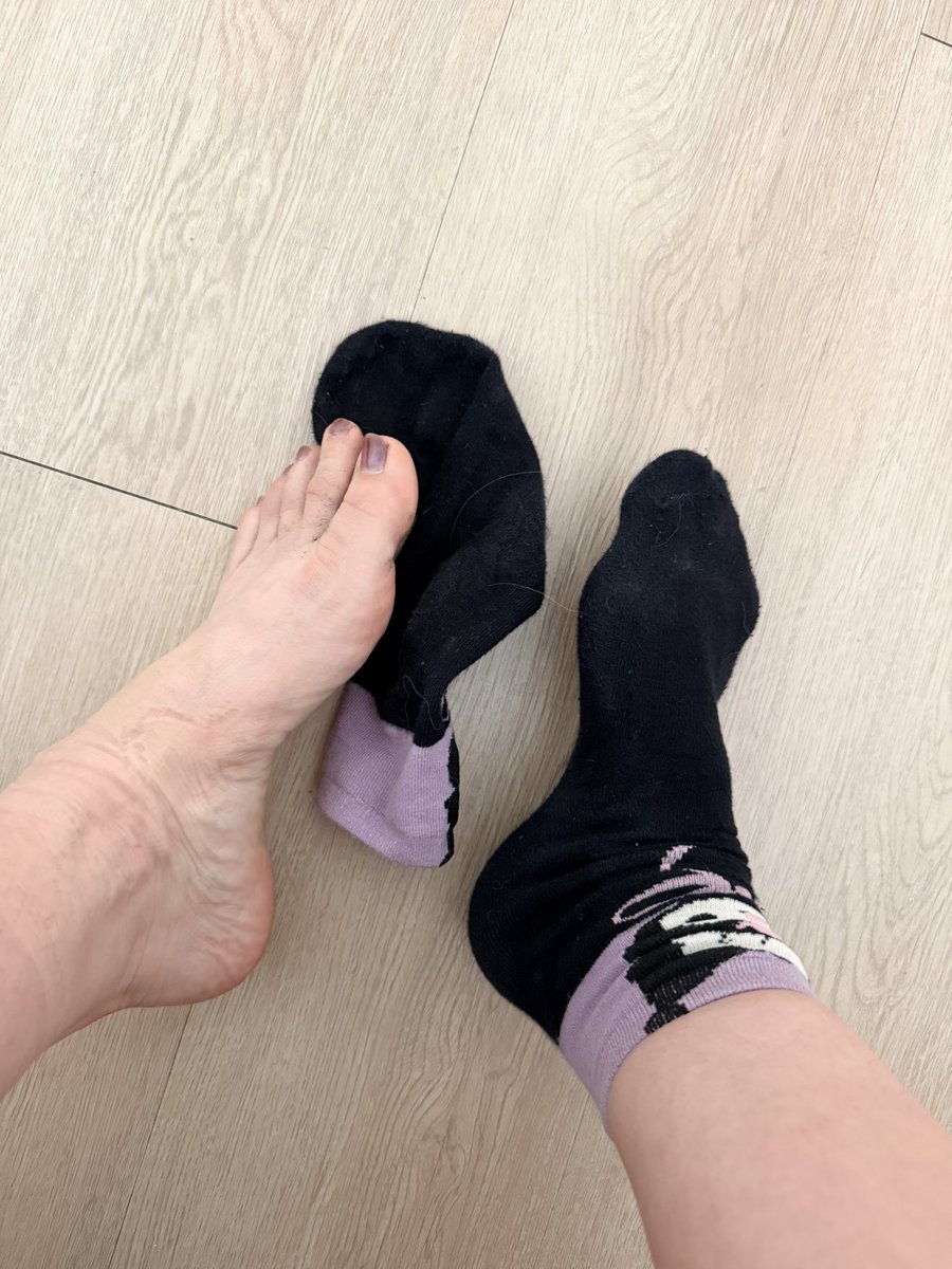 PrincessBoss87's tweet photo. Sweaty socks 🧦 https://t.co/cLDx6DacjT