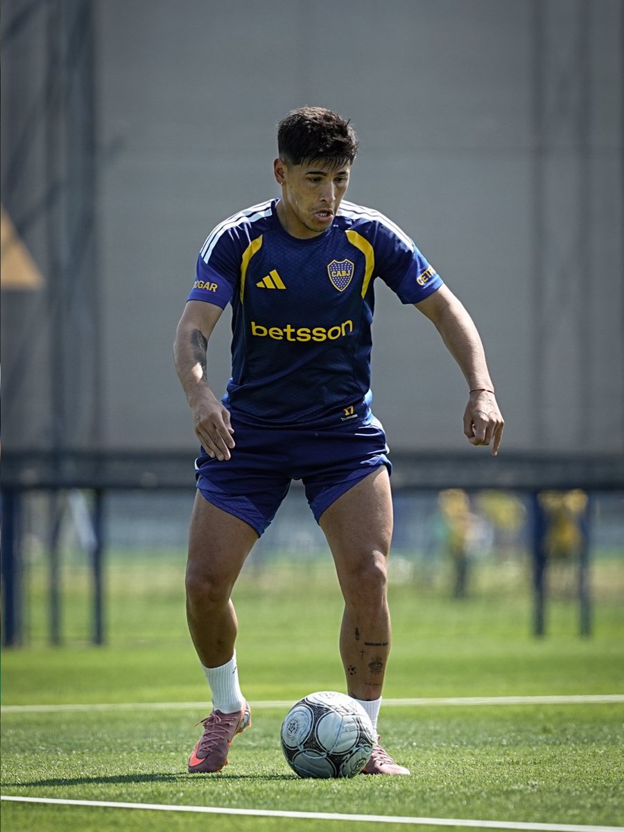 BocaJrsOficial's tweet photo. Fútbol 👊 https://t.co/nZFOAGvWV4