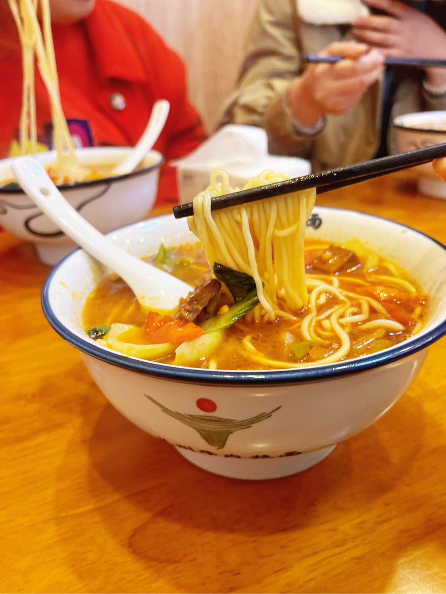 Yuulnfj8e's tweet photo. [ 蓉認める、冷凍ラーメンの旨さに毎週ハマってる ]， https://t.co/hJWwl6YxyE