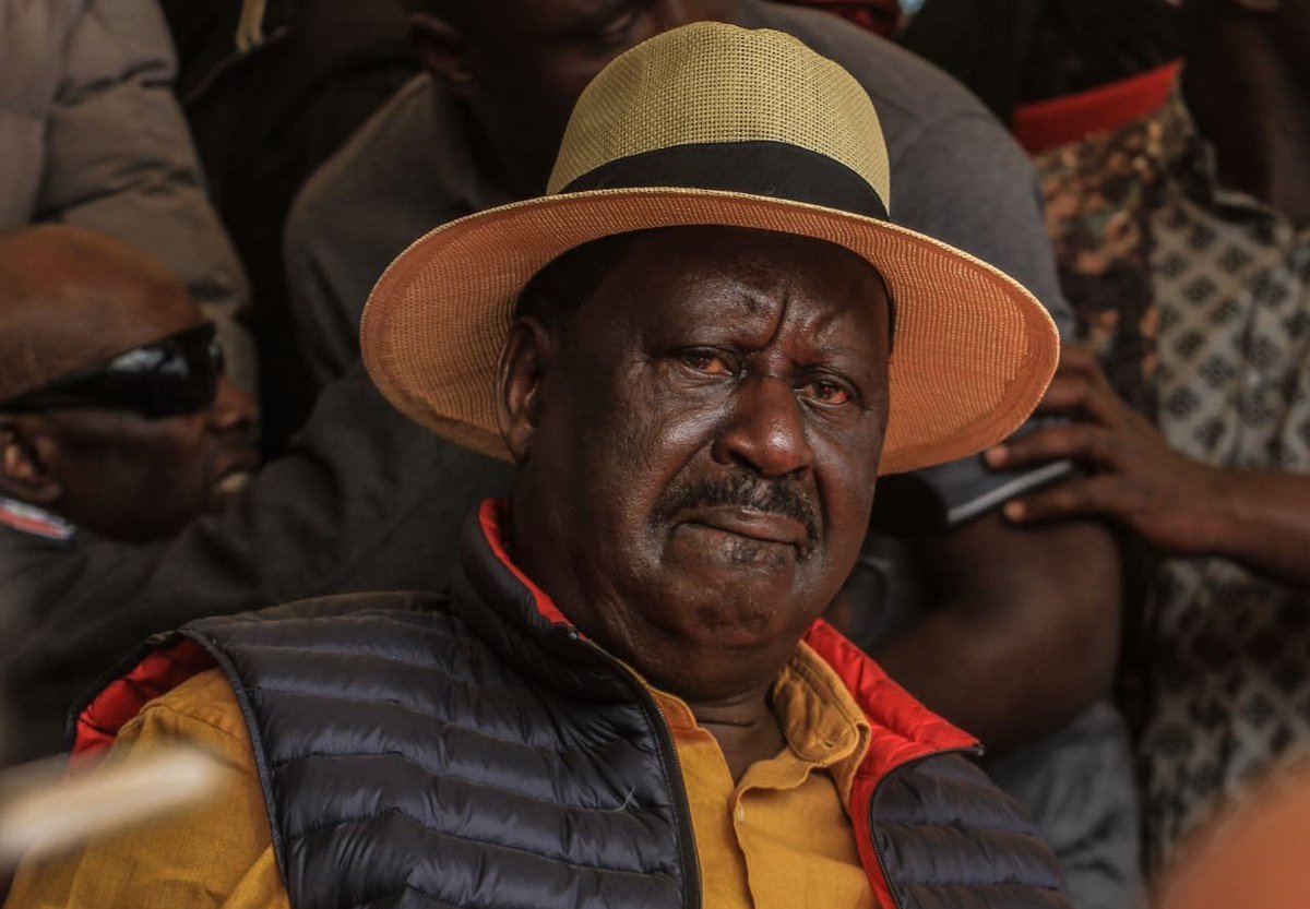 111_tush254's tweet photo. Akiamungu Mimi ni loser. Huyu ameniambia Mimi na mweusi na tofauti yangu na midnight ni 11:59pm https://t.co/7vwAI9pgkk