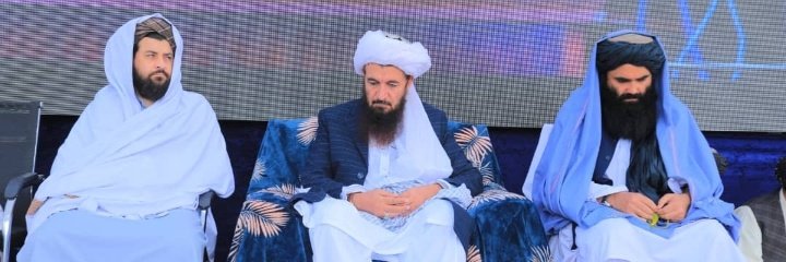 3yr34's tweet photo. پیر .
او مریدان یې.
#حفظهم الله تعالی. https://t.co/SWStIKqzEi