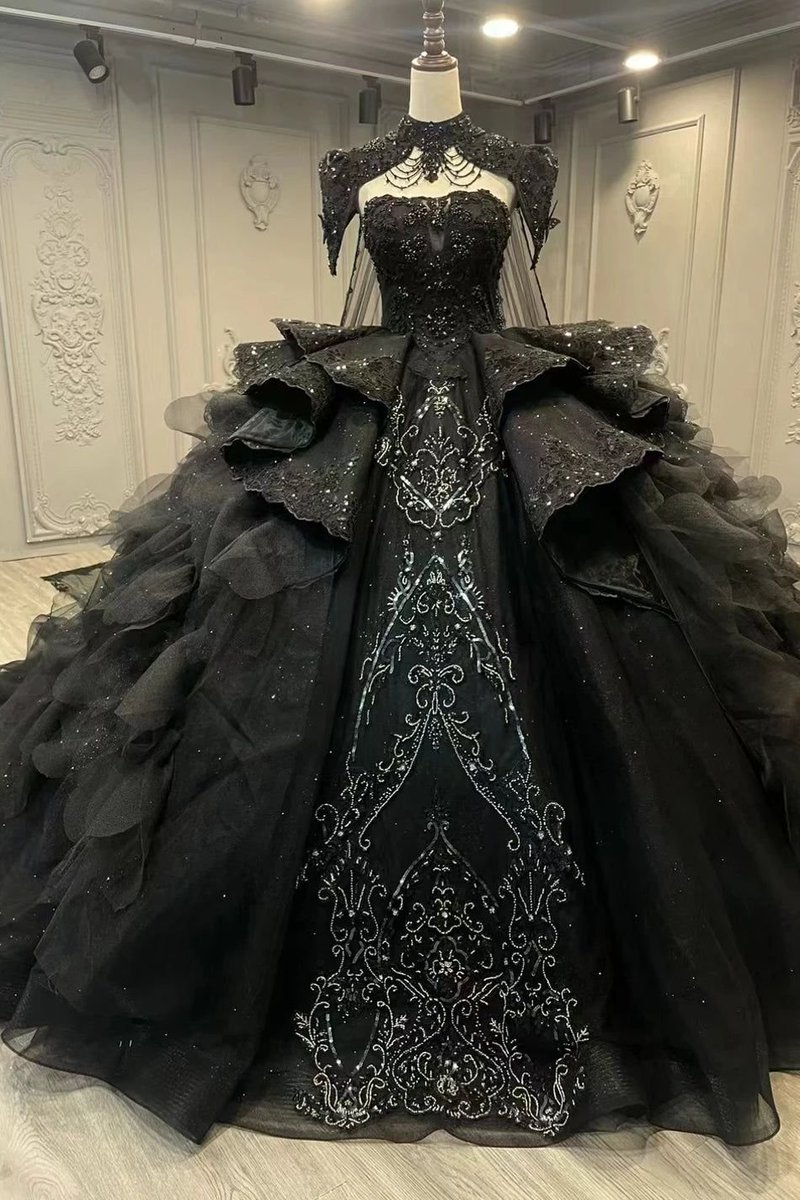 isrealbl00m's tweet photo. Fancy an outfit, buy it. 
Hate an outfit, don't talk about it. https://t.co/lAYYTyfL1f