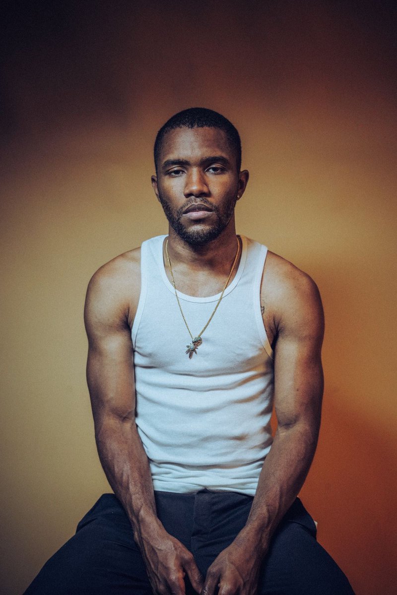 rapoutcontext's tweet photo. Frank Ocean está desenvolvendo seu primeiro filme como diretor e roteirista, em parceria com a A24. 

O longa-metragem, conhecido provisoriamente como “Philly”, conta com David Jonsson e Taylor Russell no elenco. As filmagens já teriam sido concluídas, mas a história e a data de estreia seguem em segredo.