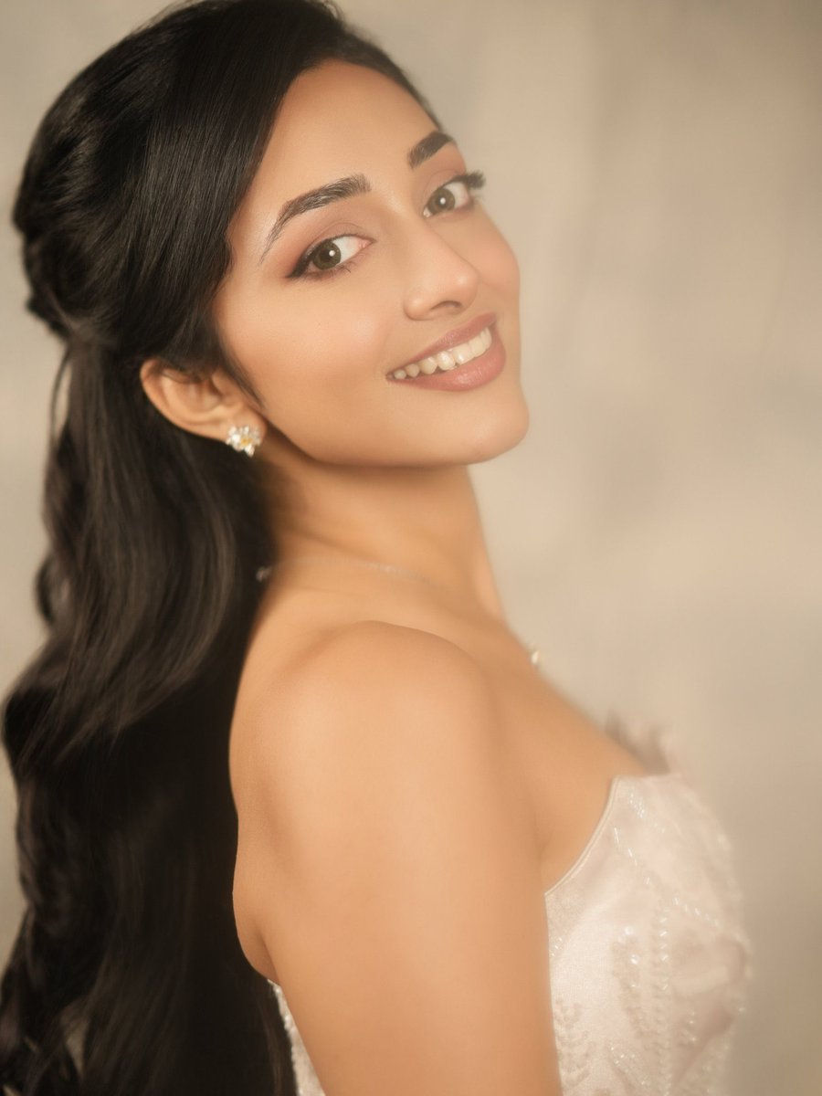 cinetrackofcl's tweet photo. Preity Mukundhan latest captivating clicks 📸

#Preity #PreityMukhundhan #Kollywood #Kollywoodcinima #TamilCinema #CineTrack https://t.co/0lUfaX32NW