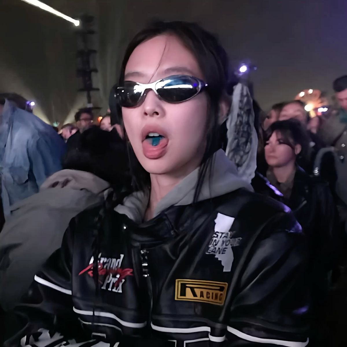 jennieslvl's tweet photo. fuck me https://t.co/HtHL35XL7C