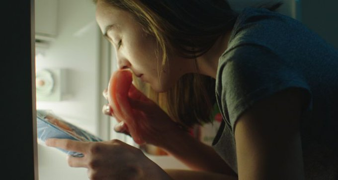 Gibboanxious's tweet photo. Raw (2017) 

dir. Julia Ducournau https://t.co/efbHAH9xLT