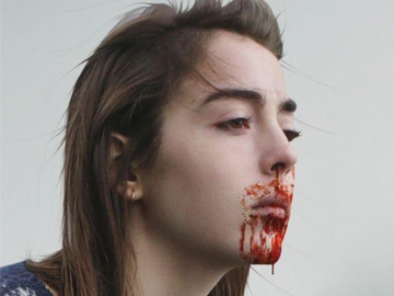 Gibboanxious's tweet photo. Raw (2017) 

dir. Julia Ducournau https://t.co/efbHAH9xLT