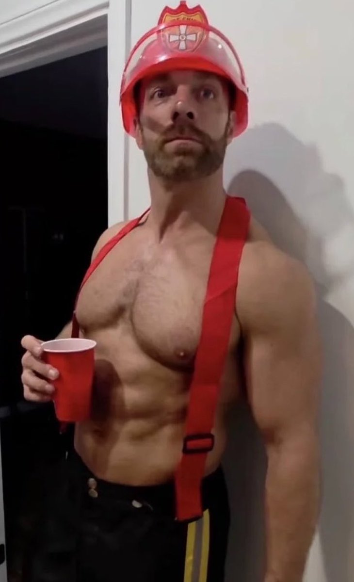 RollingInVanity's tweet photo. Coming to save ya’. https://t.co/eGUICtOT5U