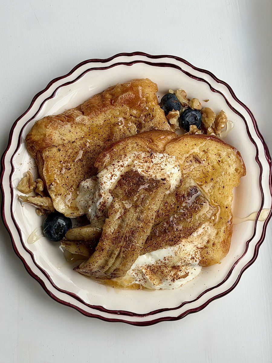 saweeeties's tweet photo. my caramelised banana bread french toast today https://t.co/moKYmgHcmc
