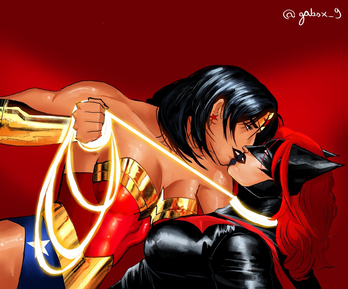gabsx_9's tweet photo. Wonderbat #WonderWoman #Batwoman #dccomics https://t.co/BCfM3EjjZj