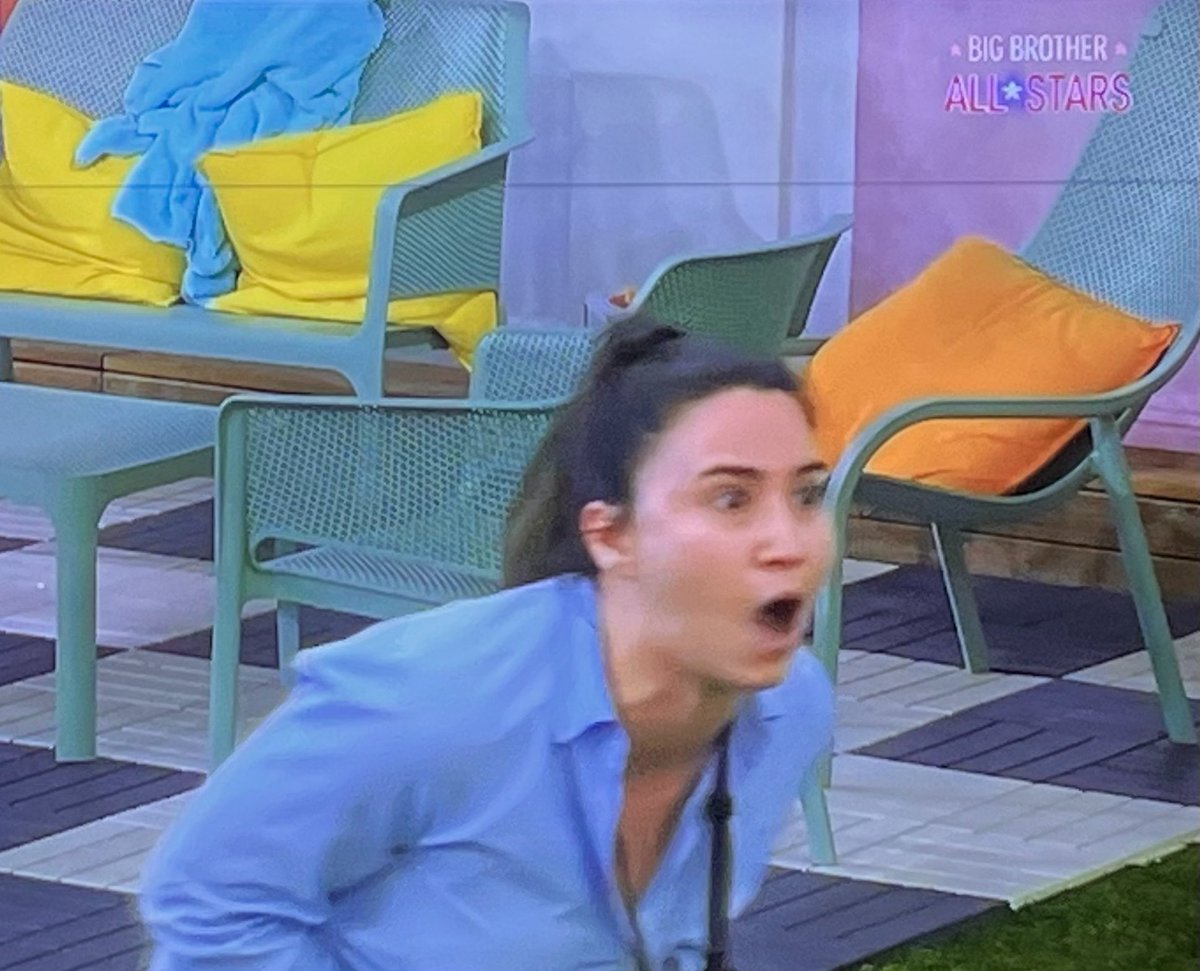 Peppermind86's tweet photo. Descompensada, raivosa, invejosa, agressiva, mentirosa. Só espero que vá de vela no domingo e que vá berrar para outra freguesia. #bbtvi https://t.co/kSrRYhl6m1
