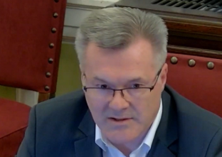 SerbiaINSPECT's tweet photo. Da ne zaboravimo ovo konduktersko govedo iz #Vrbasa-a!

Ukoliko instutucije ne privedu lojalističko smeće koje je teško desetine miliona evra, narod da se skupi u "Aleksandar" zgradi #NoviSad da mu razreže presudu, familiju mu lopovsku jebem! https://t.co/cmP6BiPBEk