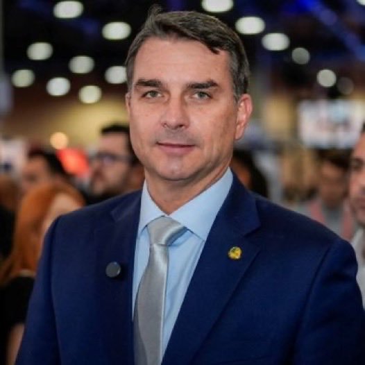 EricTrumpcetw's tweet photo. 🚨URGENT - Flávio Bolsonaro is already expected to launch himself as a presidential candidate in 2030, says Folha de SP https://t.co/cv3W0TwHvP