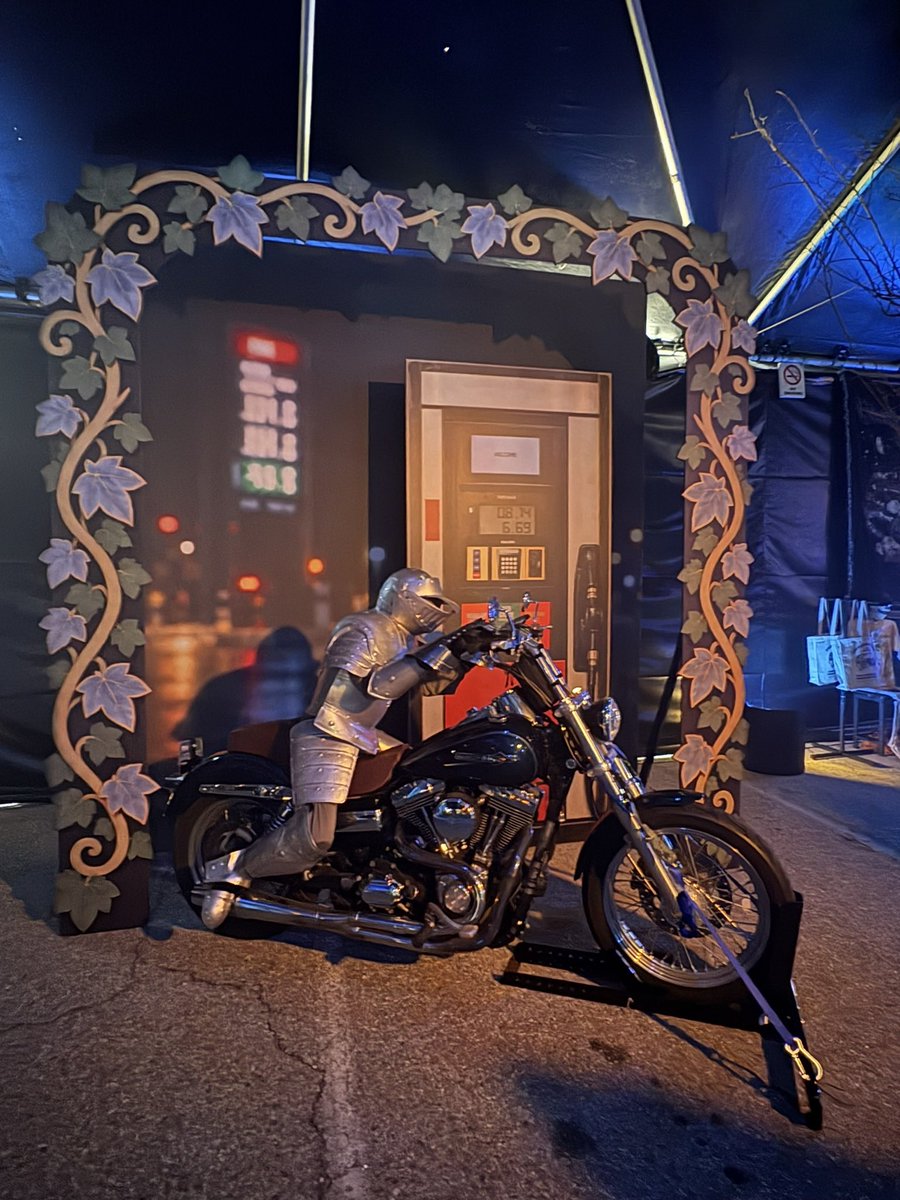 sourcebridgers's tweet photo. A look into the Phoebeween pop up shop, with photo-ops and merch! 🎃 https://t.co/eb6NDiB6wI