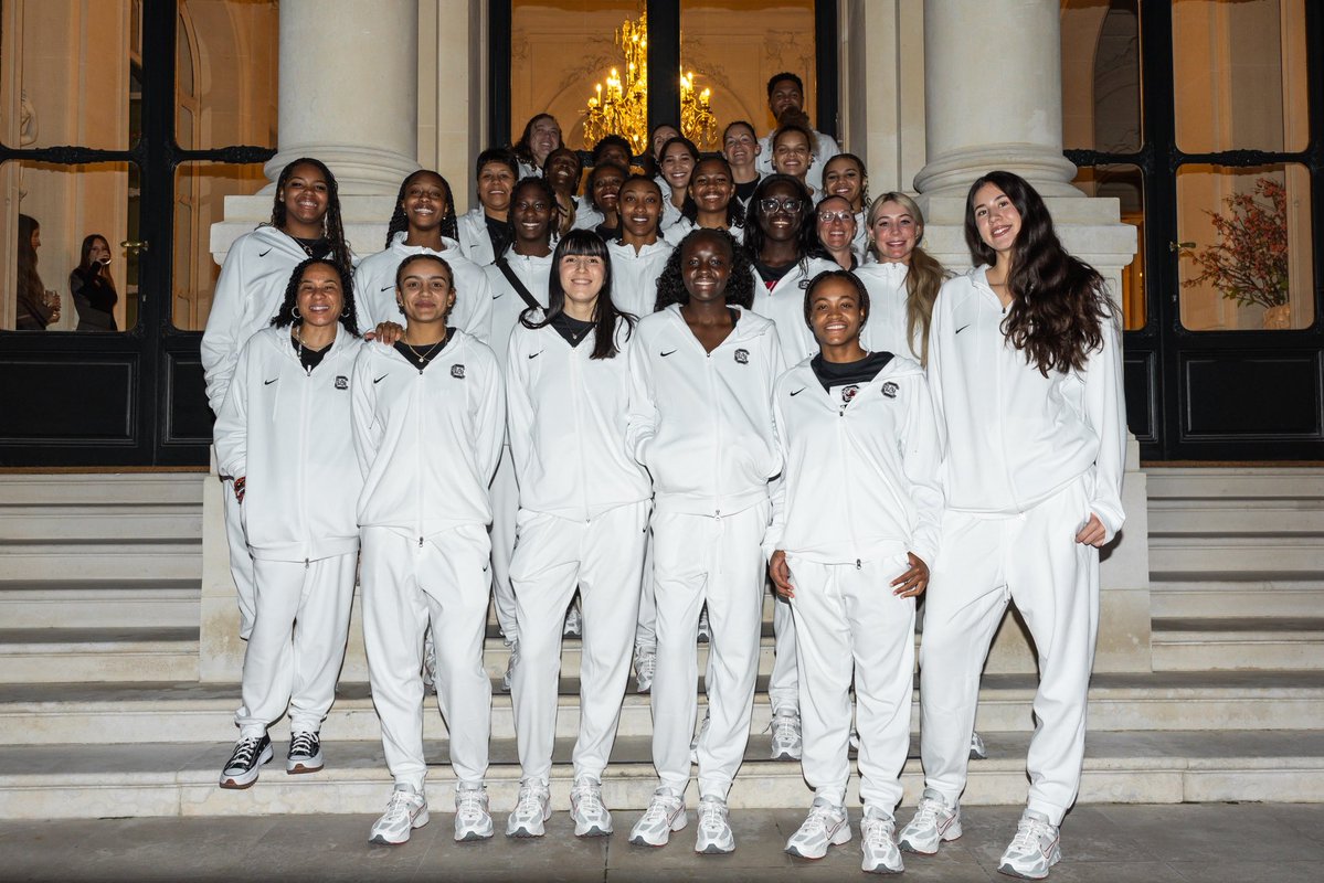 GamecockWBB's tweet photo. One of a kind experience seeing the house of the U.S. ambassador to France. Thanks @CS_MGMT @leamiller01 https://t.co/ki0zETnpeJ