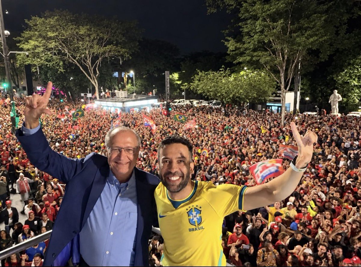 geraldoalckmin's tweet photo. O #tbt de hoje é urgente com @AndreJanonesMG, líder do Exército do @LulaOficial, nossos combatentes digitais da democracia 🇧🇷 https://t.co/QNMTlC3mA7