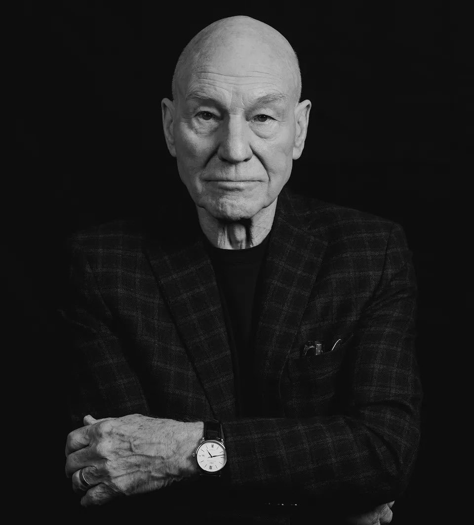 nacaomarvell's tweet photo. VOCÊ SEMPRE ESTARÁ EM NOSSOS CORAÇÕES, SIR PATRICK STEWART. https://t.co/jtIKnYB6q8