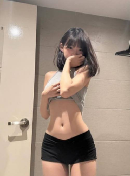 kunalsahi2's tweet photo. ここだけめっちゃ成長期w コメ欄ね 
 #裏垢女子 #裏アカ女子 #裏アカ男子と繋がりたい https://t.co/Mzvy8EjsDK