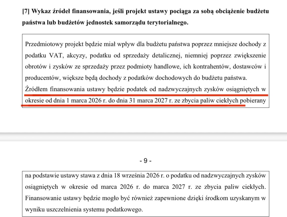 motykamilosz's tweet photo. Pamiętacie jak hipokryci z @pisorgpl głosowali ws. podatku od nadzwyczajnych zysków koncernów paliwowych? Przeciw.

Pamiętacie co ci kłamcy twierdzili? Że ceny na stacjach nie spadną, a koncerny przerzucą koszty na kierowców. Rzeczywistość? Ceny spadły do poziomu najniższych w UE, a mechanizm ceny maksymalnej skutecznie trzyma w ryzach marże.

A co politycy PiS robią dziś? Wskazują jako źródło finansowania swojego projektu… środki, przeciwko którym głosowali! 🤡
