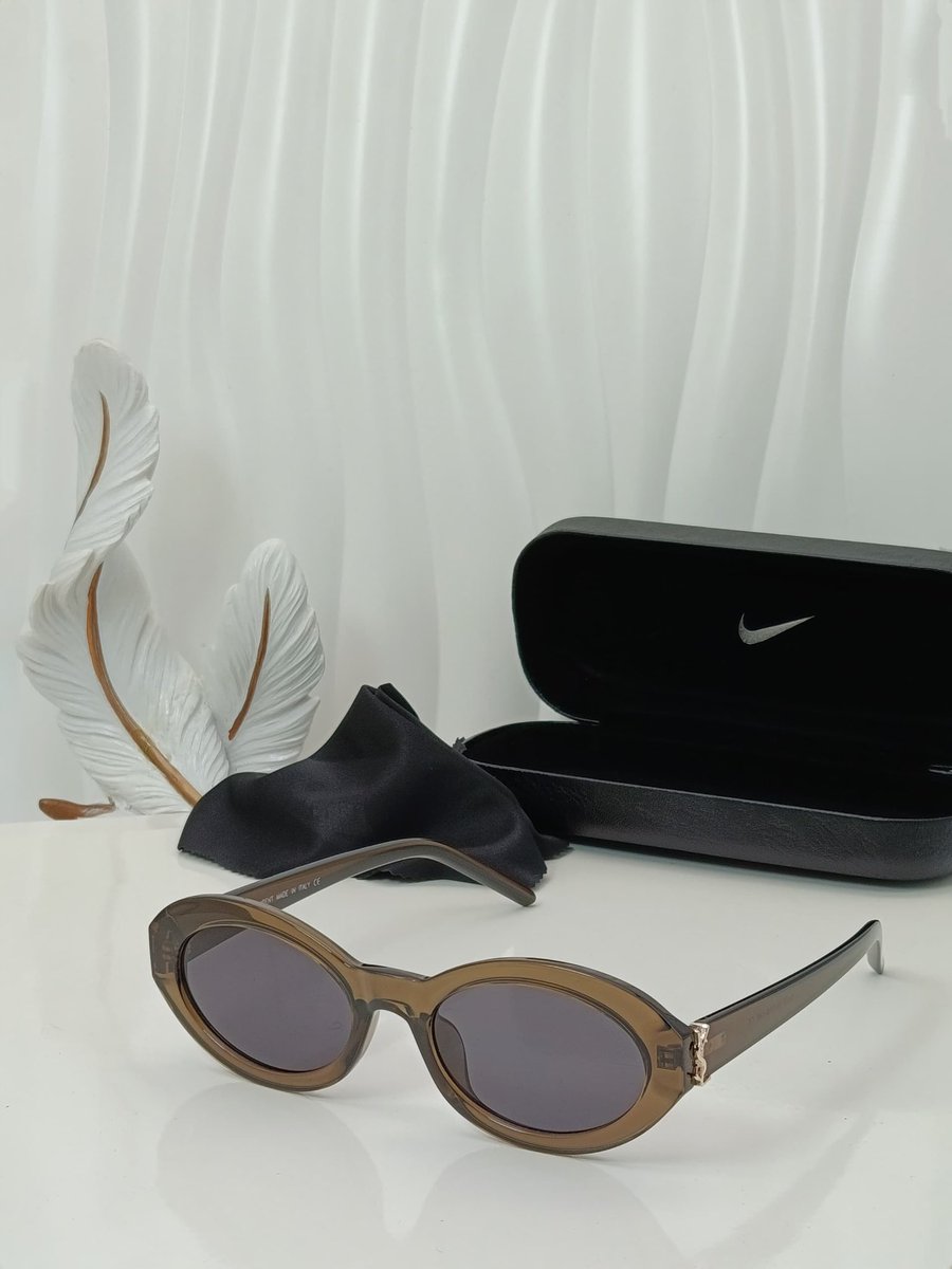 Ewa_oyin's tweet photo. 😍

stylish  sunglasses 
- 🏷️ 15,500
- Comes in a case 

Send a dm to order 😍
Lagos/delivery is nationwide. https://t.co/jvXZasyYqQ
