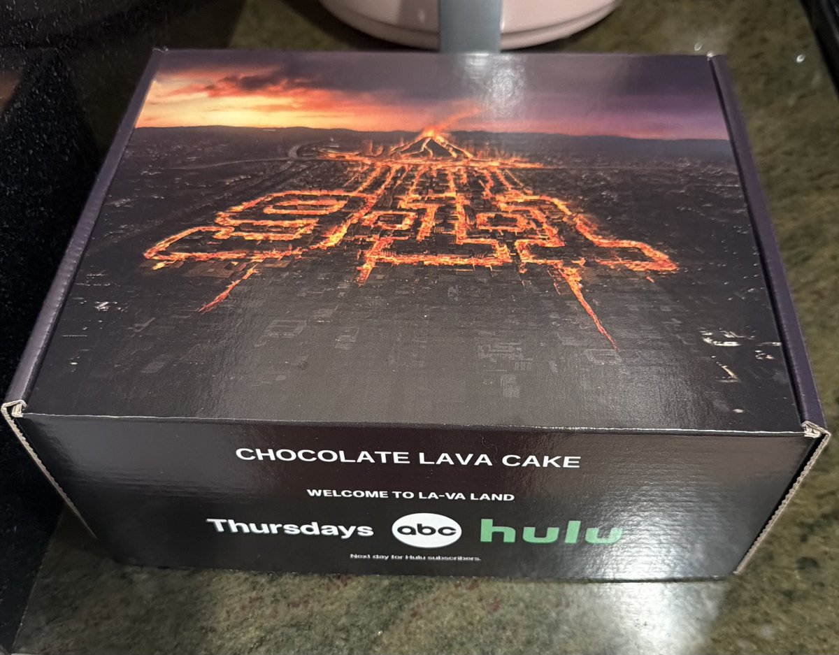 911TVNEWS's tweet photo. The box the lava cake comes in if you entered the Instagram giveaway. #911onABC https://t.co/TN8w78qAYP
