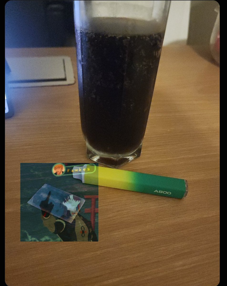 Mixumim's tweet photo. Ah yes coke, vape and blade https://t.co/Hp5xy6mz5X